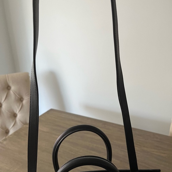 Large reptile skin Saint Laurent Sac de Jour in black. 100% authentic. - Picture 5 of 7